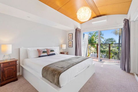Paradise Palms - Resort Retreat With Panoramic Views - Taree Accommodation 1