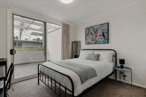 Peaceful 1-Bed Apartment Close To Lonsdale St - Taree Accommodation 2