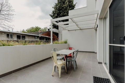 Peaceful 1-Bed Apartment Close To Lonsdale St - Taree Accommodation 3