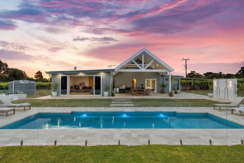 Pethick House - Taree Accommodation 2