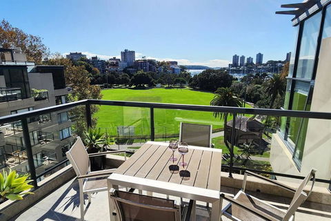 Penthouse With Private Terrace, Parking + 2 Pools - Taree Accommodation 2