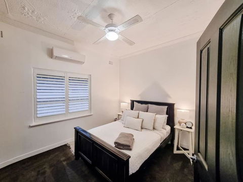 Peters Rest Central Wagga - Taree Accommodation 0