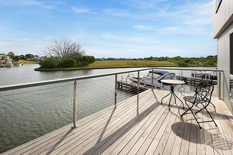 Pier 37 - Taree Accommodation 0
