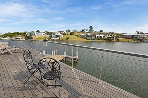 Pier 37 - Taree Accommodation 2