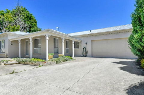 Piper St - CBD, Cosy Escape - Taree Accommodation 2