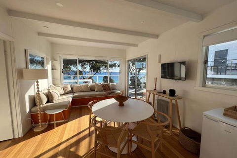 PIPI SHACK - Iconic Waterfront Shack Binalong Bay - Taree Accommodation 2