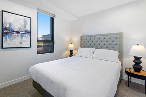 Polished 2-Bed Apartment With Gorgeous City Views - Taree Accommodation 1