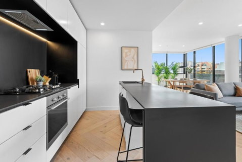Polished 2-Bed Apartment With Gorgeous City Views - Taree Accommodation 2