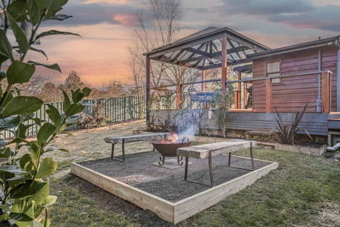 Porepunkah Cottage - Taree Accommodation 2