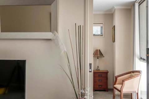 Quiet Apartment In Braddon ACT - Taree Accommodation 1