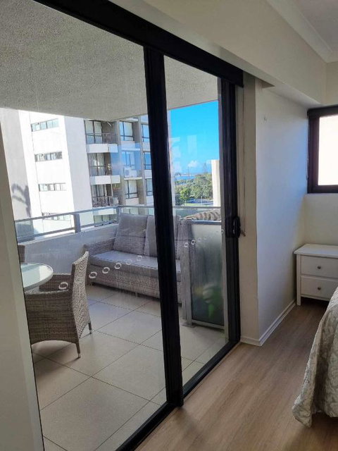 Private Bedroom And Bathroom In A Shared Apartment - Taree Accommodation 0