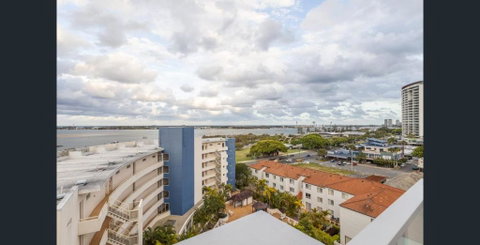 Private Bedroom And Bathroom In A Shared Apartment - Taree Accommodation 3