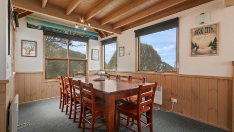 Powderkeg - Taree Accommodation 3