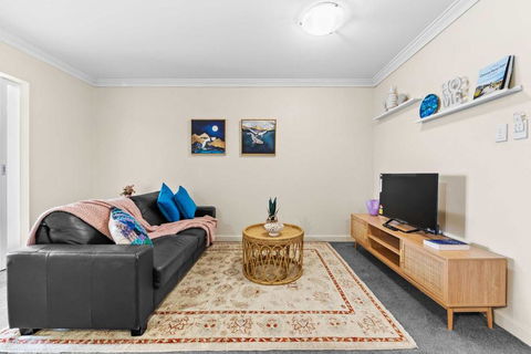Prime Perth Apartment - Taree Accommodation 1