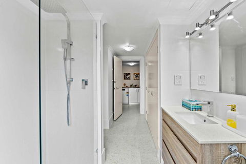 Prime Perth Apartment - Taree Accommodation 2