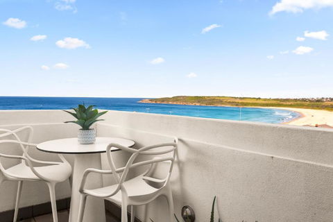 Pristine 2-Bed With Expansive Beach Views - Taree Accommodation 3