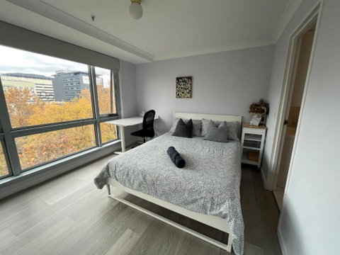 Private Room With Ensuite In The CBD - Taree Accommodation 1