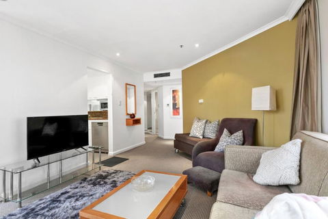 Quay West 2302 Self-Catering - Taree Accommodation 3