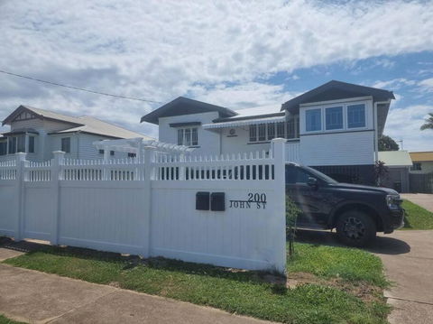 Queensland Charm In Maryborough - Taree Accommodation 0