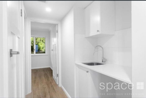 Quintessential Oceanview Apartment In Cottesloe - Taree Accommodation 0