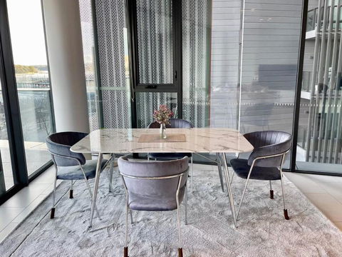 RARE Luxury Waterfront Living - Taree Accommodation 3