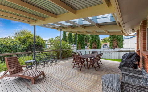 Ratties Residence 6 Carnegie St Port Ellliot - No Linen Included - Taree Accommodation 0