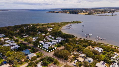 Raymond Island Retreat - Taree Accommodation 1