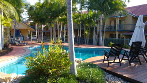 At Beach Court Holiday Villas - Taree Accommodation 1