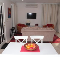 Azalea Villa - Close to the City of Perth - Taree Accommodation