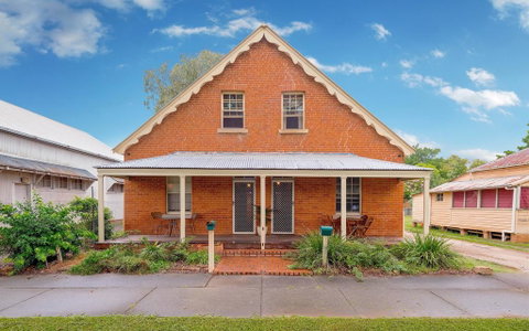 Azile 1875 Heritage Victorian Duplex - Taree Accommodation 3