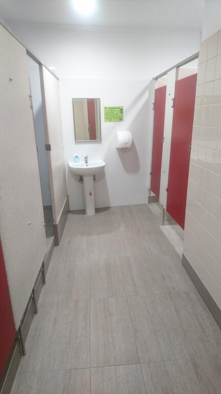 Backpackers Imperial Hotel - Taree Accommodation 2