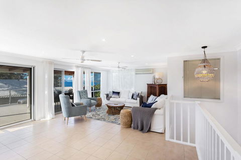 Bagnall Avenue, 1 - Taree Accommodation 1