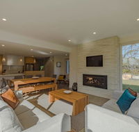 Baileys Beach House - Taree Accommodation