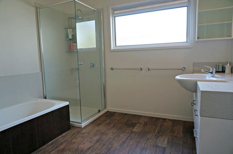 Baillieu Breeze - Taree Accommodation 3
