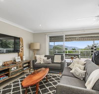 Barefoot Top Floor 32 Skyline Crescent Crescent Head - Taree Accommodation