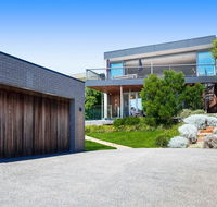 Bay Vista - Amazing Bay Views with the beach at your doorstop - Taree Accommodation