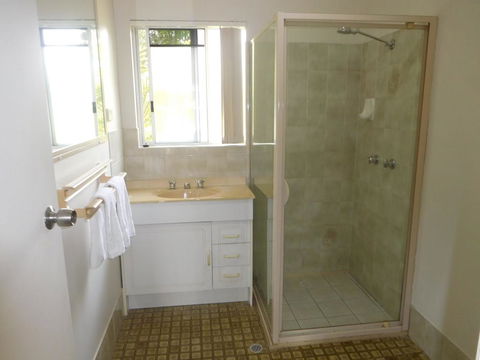 Bayshores Apartment Hervey Bay - Taree Accommodation 3