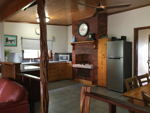 Bayview Boathouse - Taree Accommodation 2