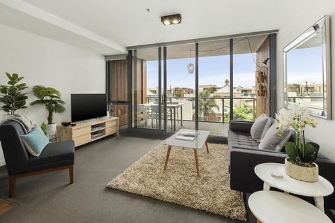 Beach Apartment Port Melbourne - Taree Accommodation 0