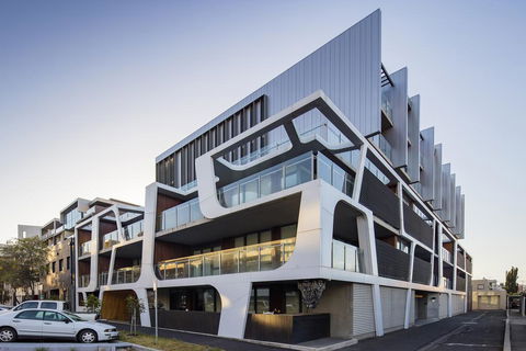 Beach Apartment Port Melbourne - Taree Accommodation 3