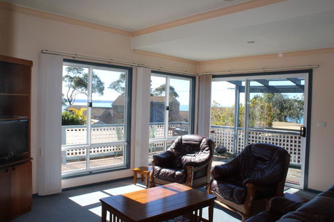 Beach Shack On Calton - Taree Accommodation 2