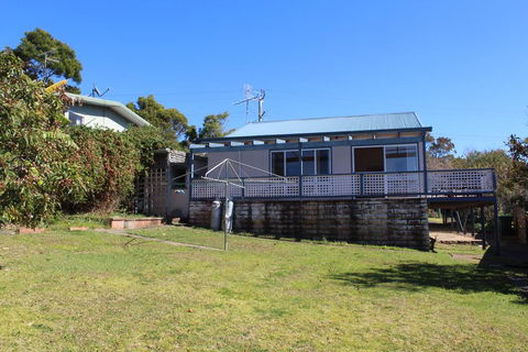 Beach Shack On Calton - Taree Accommodation 1