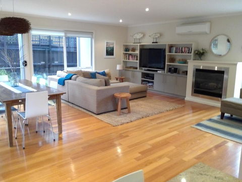 Beachcomber - Taree Accommodation 1