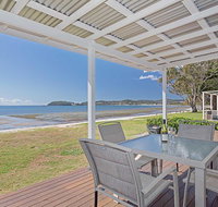 Beached Inn' 93 Foreshore Drive - Spacious beach front house - Taree Accommodation