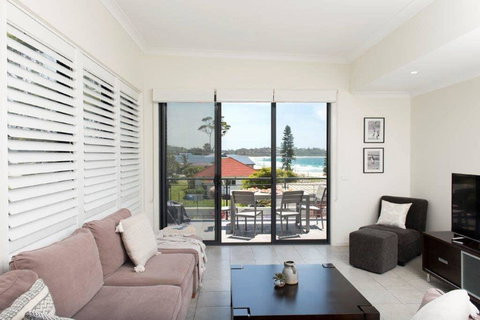 Beachfront 7 - Taree Accommodation 3