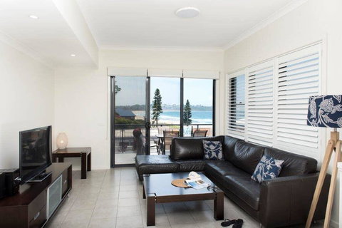 Beachfront 8 - Taree Accommodation 3