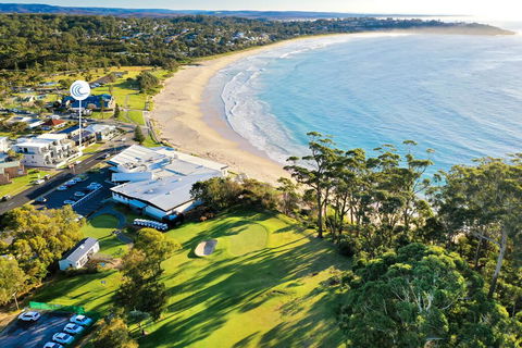 Beachfront One, Mollymook - Taree Accommodation 3