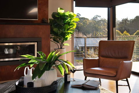Retreat Lake Daylesford - Free Wifi - Taree Accommodation 3