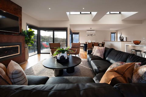 Retreat Lake Daylesford - Free Wifi - Taree Accommodation 2