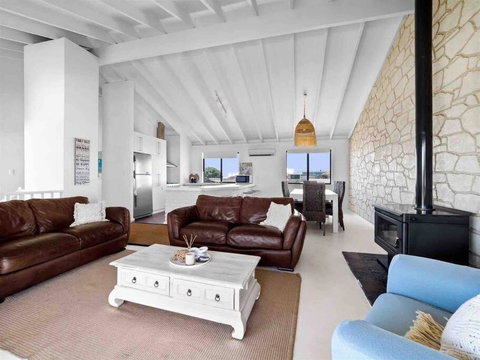 Relaxing Getaway Beachfront Access Multi Family Pets Mandurah - Taree Accommodation 0